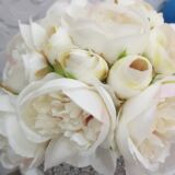 fiori finti decorativi bianchi
