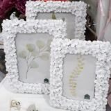 cornice per foto con cornice in resina bianca a fiori