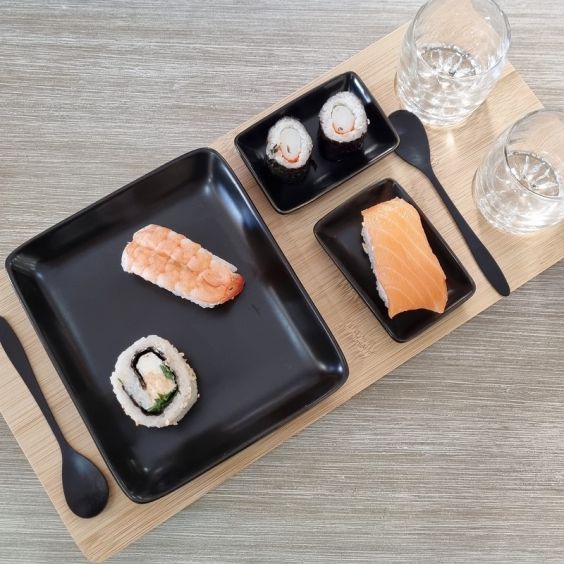 Set Sushi con piattini cucchiaini e bicchieri da sake + vassoio - Sindy  Arredo