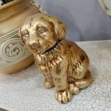 Statua in ceramica a forma di cane d'orato arricchito con swarovsky